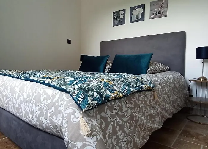 La Poserie Des Monts Et Vallées *